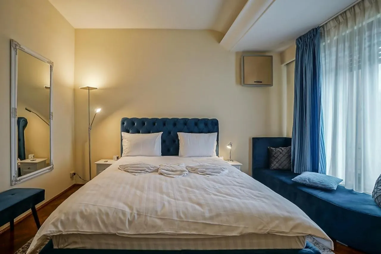 Lovely - 3 Bdr. Serviced Apartment In Old Town Bucharest