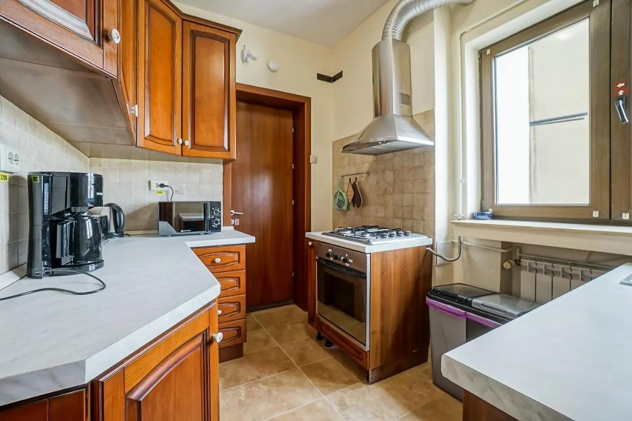Lovely - 3 Bdr. Serviced Apartment In Old Town Bucureşti