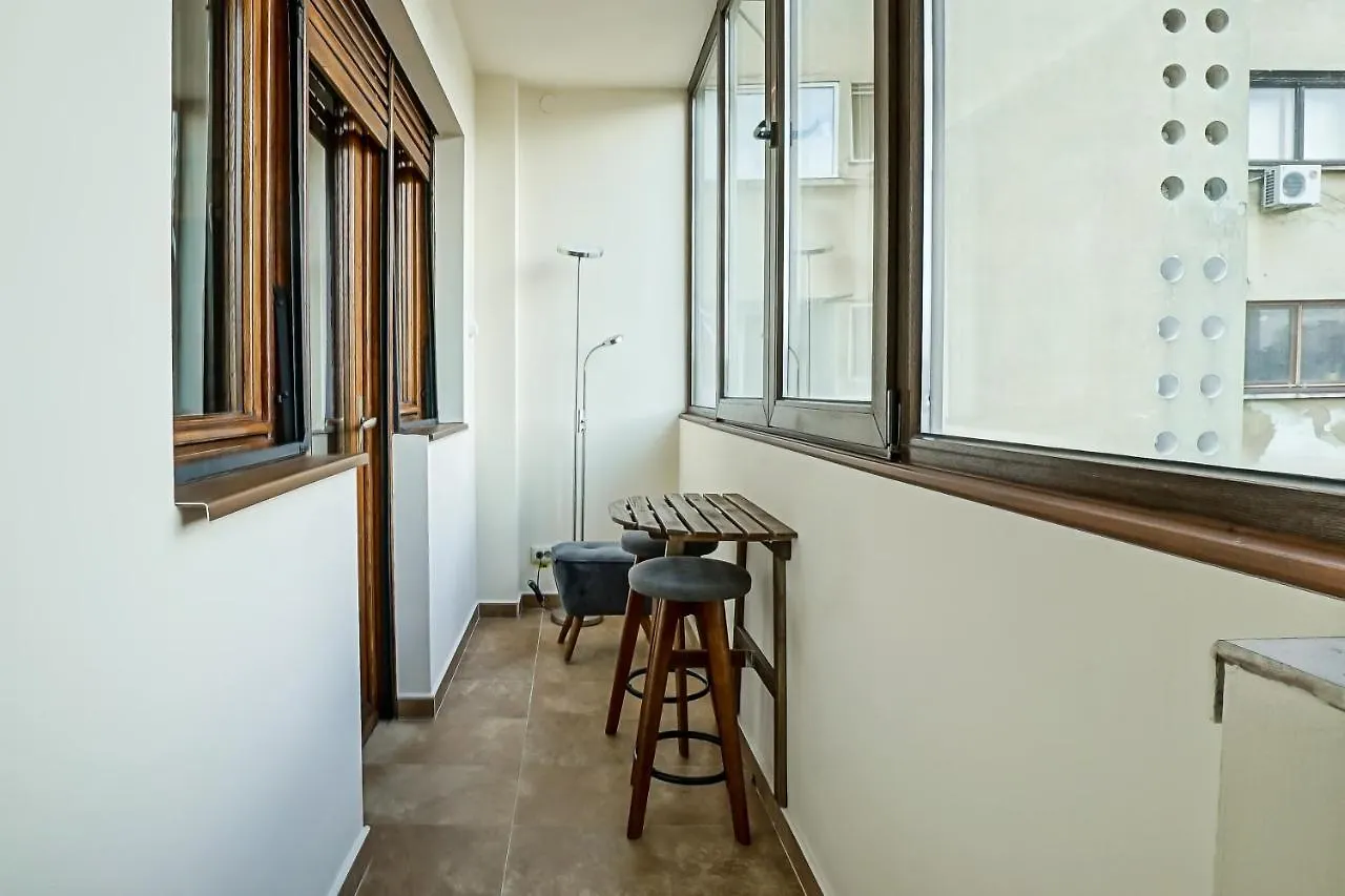 Lovely - 3 Bdr. Serviced Apartment In Old Town Bucureşti România