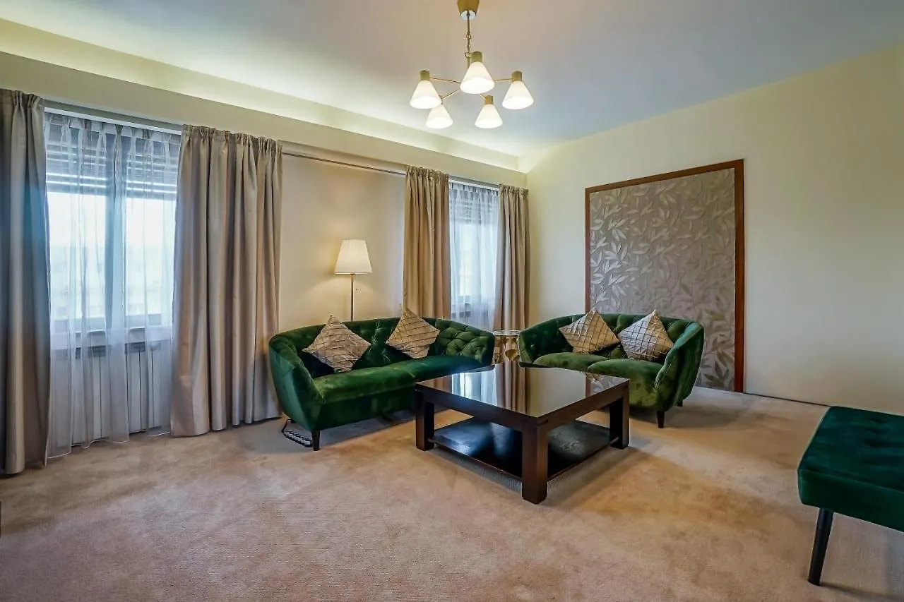 Lovely - 3 Bdr. Serviced Apartment In Old Town Bucureşti