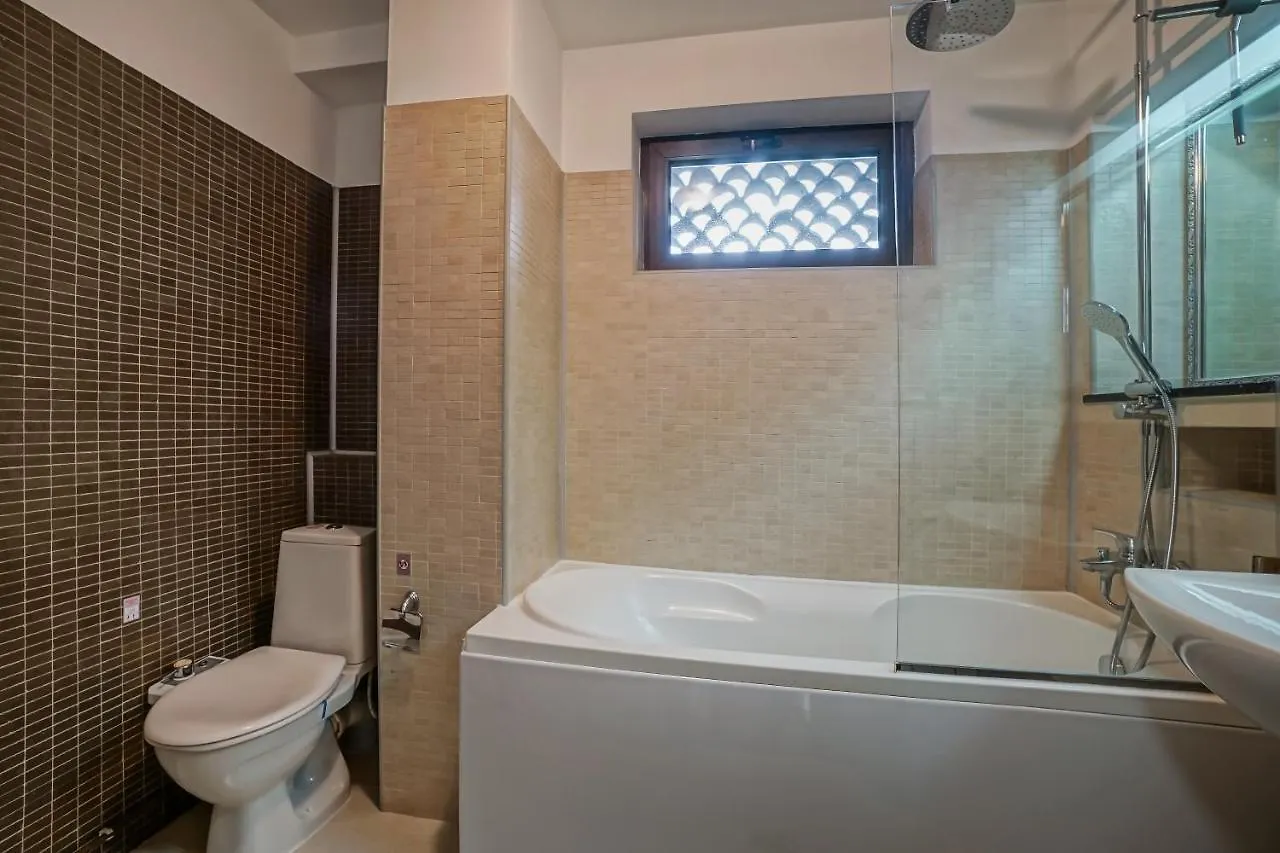 Lovely - 3 Bdr. Serviced Apartment In Old Town Bucureşti