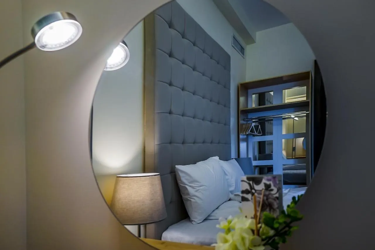 Lovely - 3 Bdr. Serviced Apartment In Old Town Bucureşti