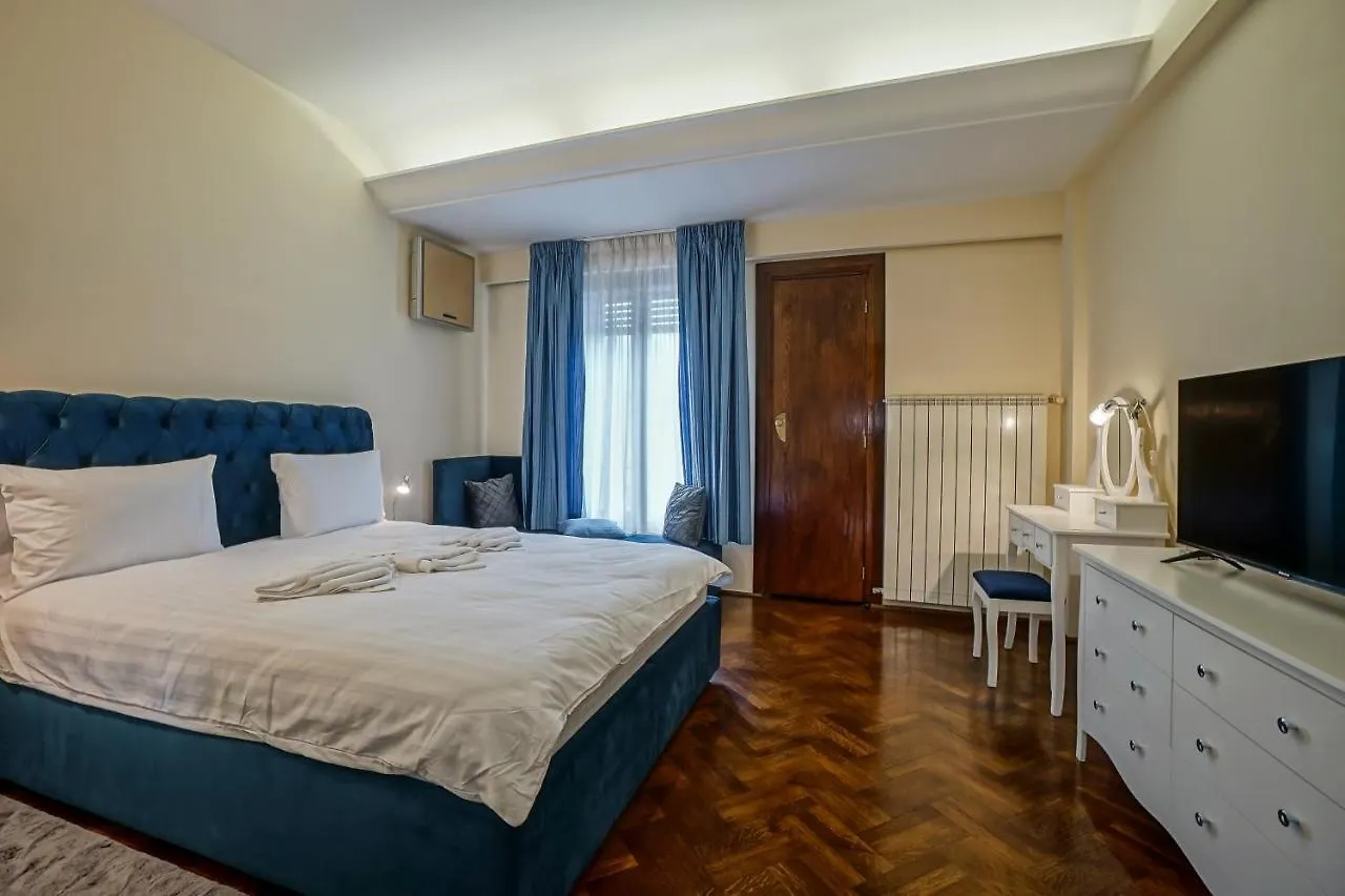 Lovely - 3 Bdr. Serviced Apartment In Old Town Bucureşti 0*,
