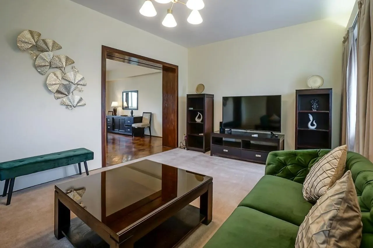 Lovely - 3 Bdr. Serviced Apartment In Old Town Bucureşti